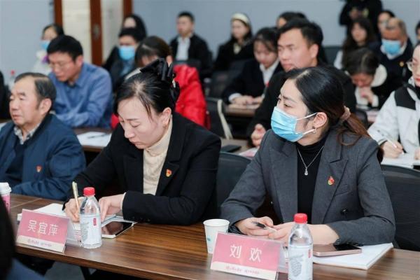 武汉爱康国宾举办吴天祥专题党课支部联建共建活动 