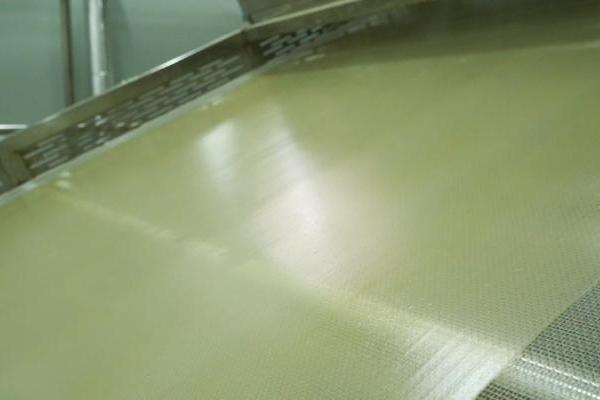 康西爷鲜湿粉保鲜专利技术打破行业困局！10 个月常温锁鲜，筋道免泡更便捷