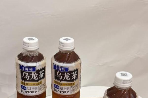 留白与平衡之美：三得利乌龙茶和日本品牌哲学的延续路径 