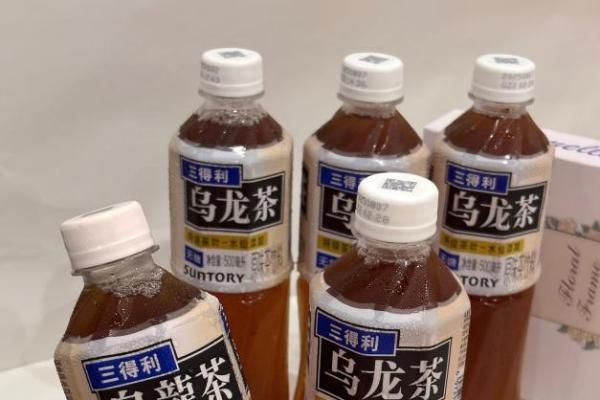 留白与平衡之美：三得利乌龙茶和日本品牌哲学的延续路径 
