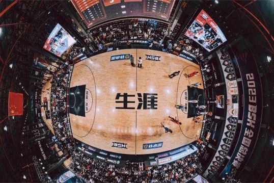 篮球盛典即将启幕，万众城集团携手BSK篮球争霸赛打造全民运动新风尚 