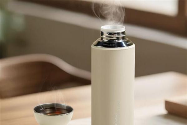 “懒人养生经济”催热焖泡茶，小罐茶焖泡新品领跑新赛道 