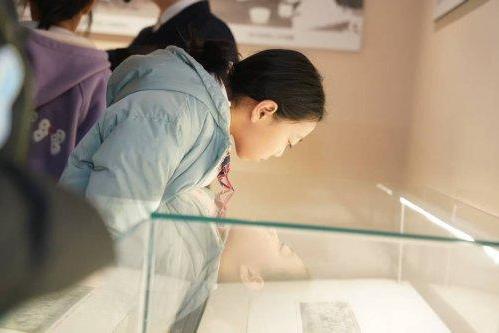 “小史官”探访成都金融历史 在全市金融文化分馆里上了一堂“启蒙课” 