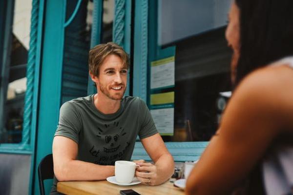 端侧模型颠覆离线翻译时空壶新T1让出海旅游“无网也精准” 