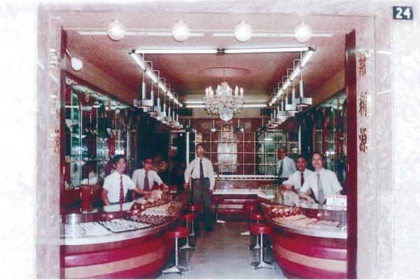 从澳门老街到佛罗伦萨：一个百年珠宝世家的破圈之路