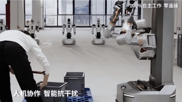 重载机器人刷新纪录，具身智能打开制造业转型新空间 