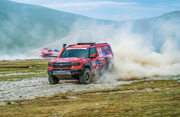 纵横G700勇闯达喀尔以极限试炼筑牢中国豪华越野新高度 