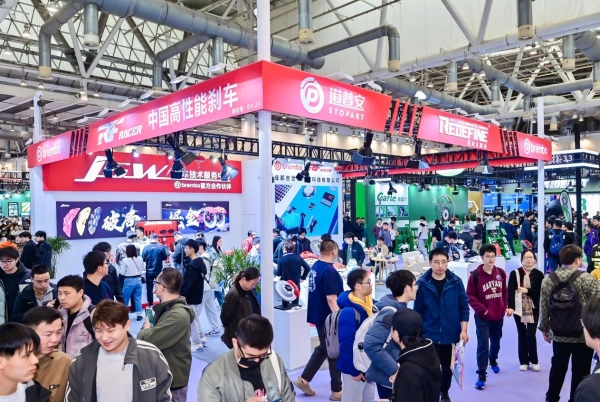 JSW吉世威科技：一位赛车手的26年极速追梦路 