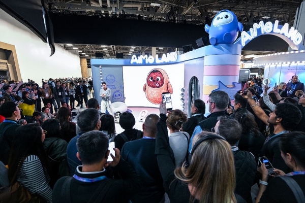 TCL携“屏宇宙+AI生活”前沿创新成果亮相CES