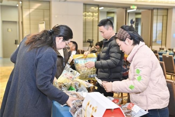 “咸宁游礼”嘉年华亮相武汉 69款特色伴手礼受青睐 