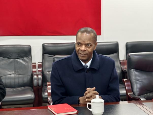 马拉维共和国长沙领事馆代表团参访明园蜂业 共探产业合作新机遇 