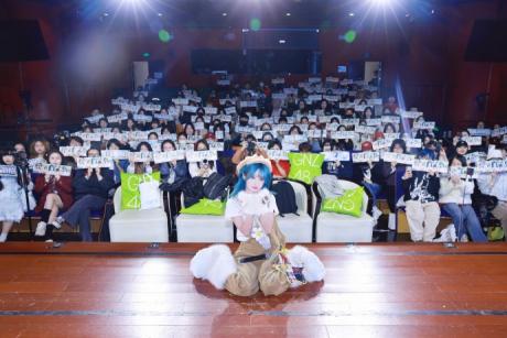 “正统偶像”何解？杨冰怡用十一年交出她的答案 