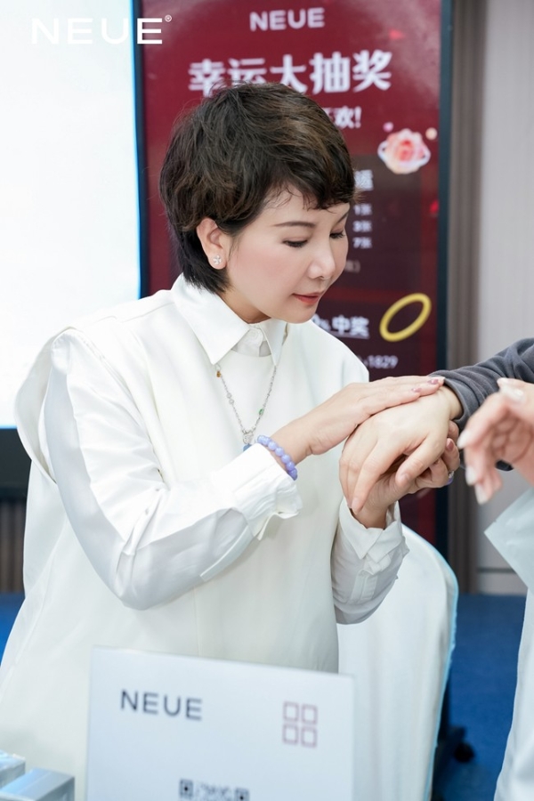 NEUE举办首届品牌粉丝见面盛典，回应28年用户信任与陪伴 