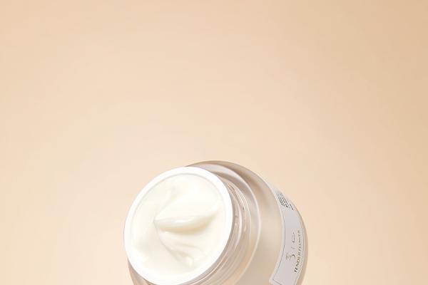 从安全需求到市场表现：嫩芙母婴护肤品牌的行业观察 