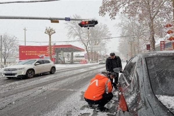 平安产险陕西分公司：“城市逆行者”，用专业守护寒冬出行安全 