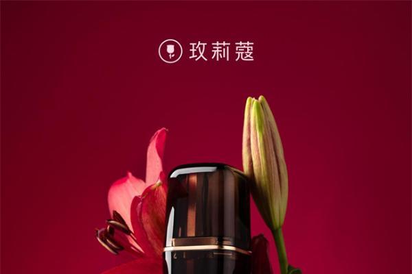 玫莉蔻奢宠精华乳，胶原为基玫瑰为引，温柔焕现年轻光泽 