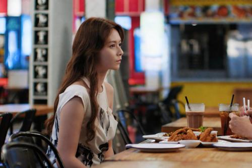 新加坡电视剧《职不值得》黄暄婷许瑞奇何盈莹演绎职场生存众生相 