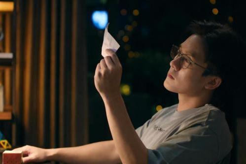 新加坡电视剧《职不值得》黄暄婷许瑞奇何盈莹演绎职场生存众生相 