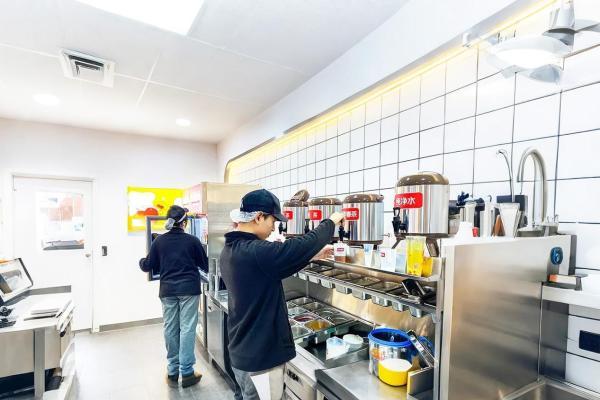 从跨行试水到区域深耕，冰语时间品牌加盟商的成长密码 