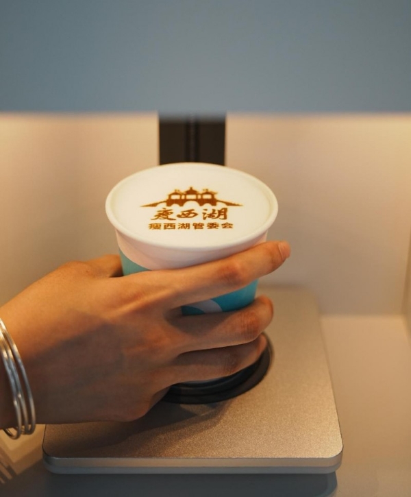 畅销全球近60国的咖啡机器人COFE+落户扬州瘦西湖 