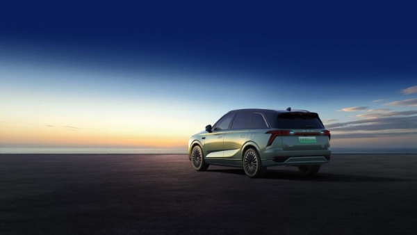 VLA+Hi4双加持，魏牌全新蓝山树立大六座SUV标杆 