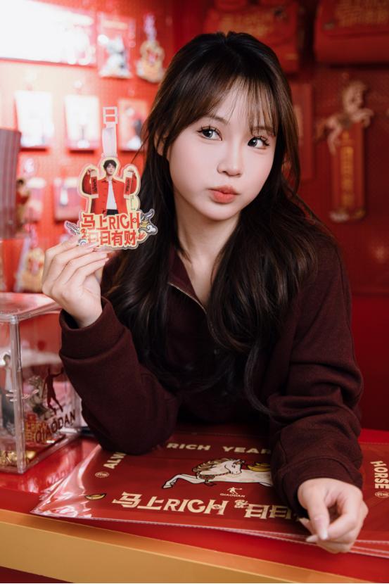 中乔体育【日日有财】活动闪现兰州，吴宇恒惊喜空降点燃“潮力场” 