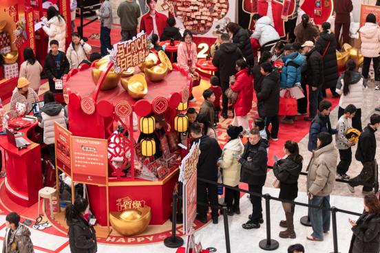 中乔体育【日日有财】活动闪现兰州，吴宇恒惊喜空降点燃“潮力场” 