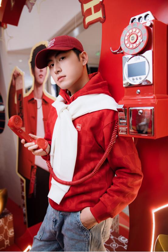 中乔体育【日日有财】活动闪现兰州，吴宇恒惊喜空降点燃“潮力场” 