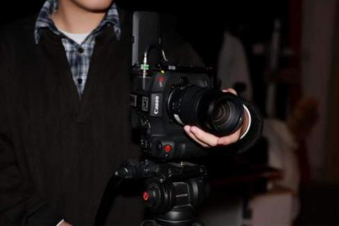 “佳直播”携手宝宝秀再启新程，规模化复制“明星感”团播