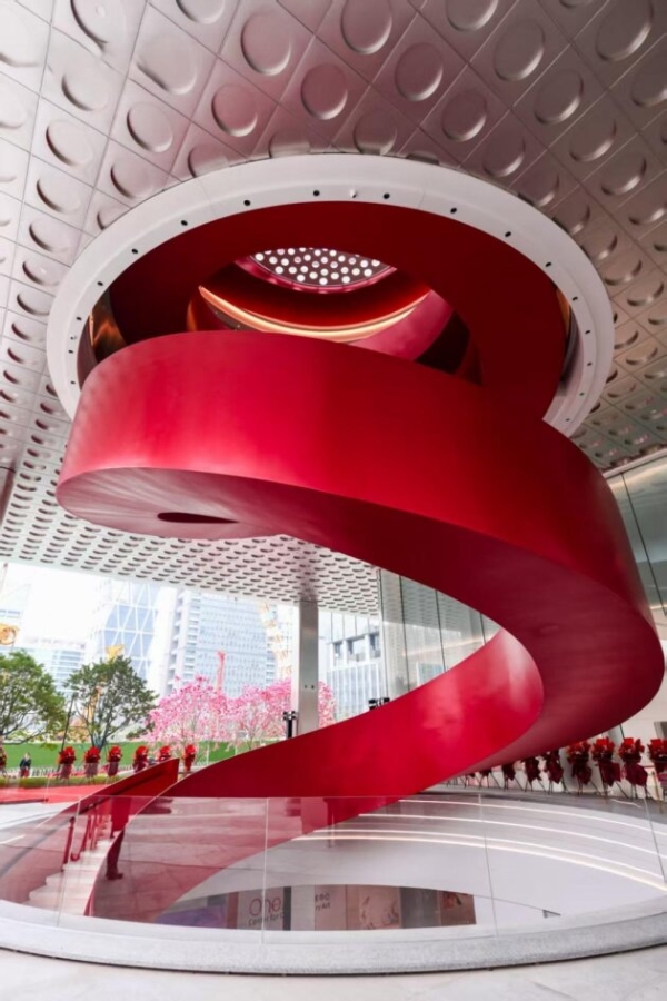 广州诞生新地标OneM当代艺术中心旋转楼梯获吉尼斯世界纪录认证 