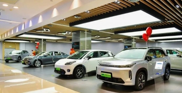 家居巨头杀入汽车圈，为渠道跨界找到新解法 