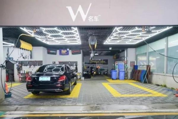 家居巨头杀入汽车圈，为渠道跨界找到新解法 