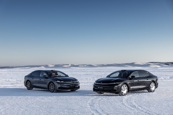 冰雪上的稳控实力派，昊铂A800三电机四驱带来顶级驾驶享受 