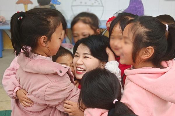 予人微光，岁岁皆暖：2025年Hape社会责任志 