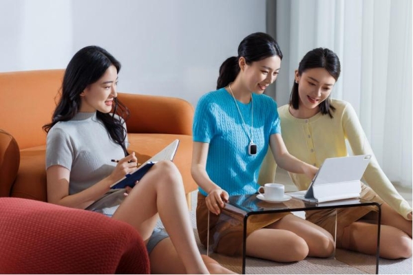 科大讯飞录音笔Pokee获得2025中国设计智造大奖 