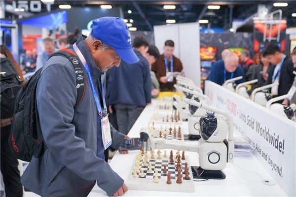  2026 CES 家用机器人顶流！元萝卜诠释中国原创力量 