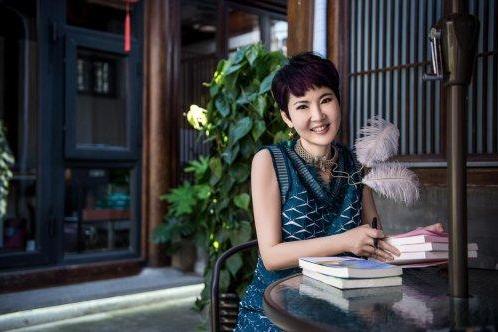  沉默的善意：张德芬以知行合一，为困境女孩铺就人生坦途 