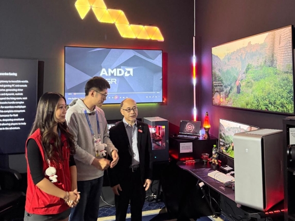 京东CES 2026见证AMD锐龙X3D系列再推神作 锐龙7 9850X3D京东全球首发 