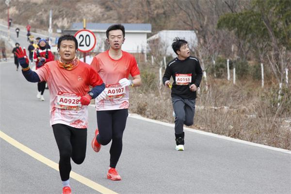 花果山巅迎新岁 ，健步云端启新程 2026 连云港花果山新年登山赛圆满落幕