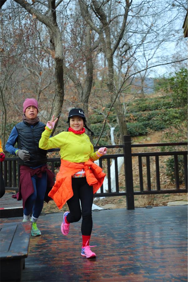 花果山巅迎新岁 ，健步云端启新程 2026 连云港花果山新年登山赛圆满落幕