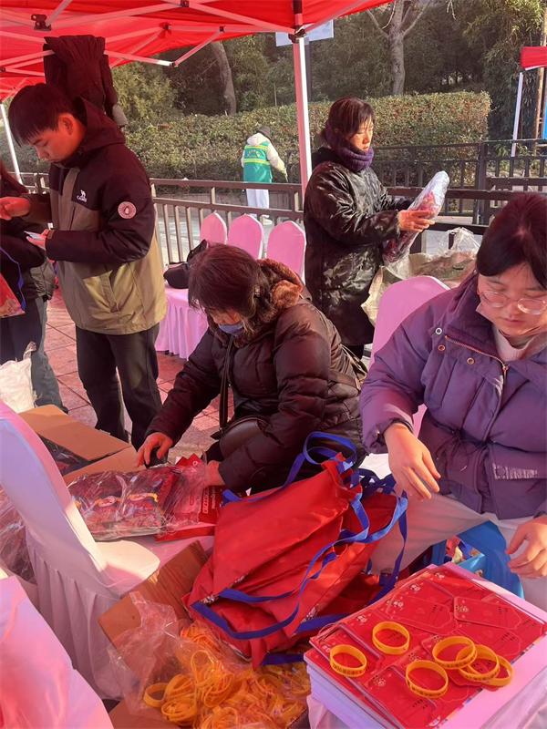 花果山巅迎新岁 ，健步云端启新程 2026 连云港花果山新年登山赛圆满落幕