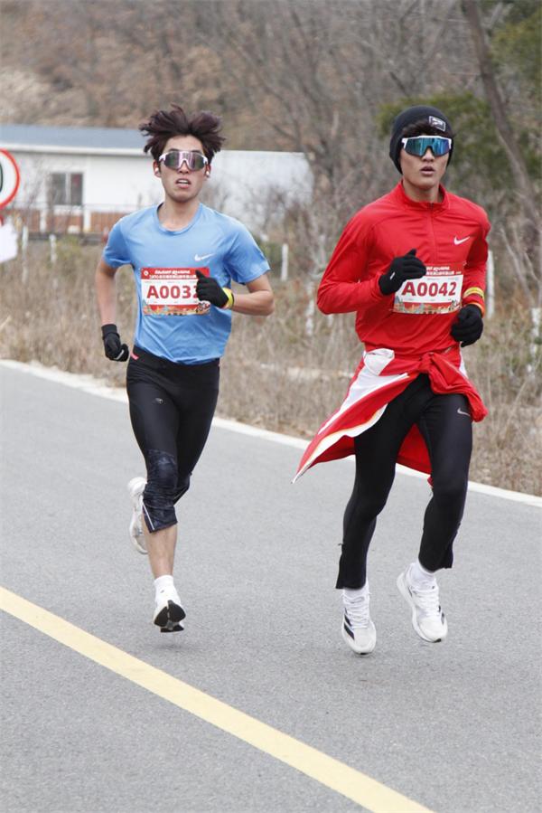 花果山巅迎新岁 ，健步云端启新程 2026 连云港花果山新年登山赛圆满落幕