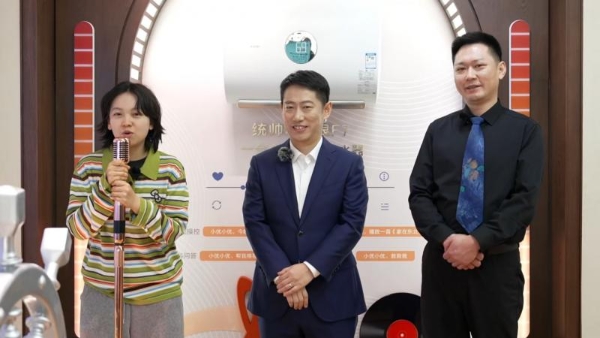 南北博主拉宏和红斌亲测海尔大暖通“温暖方舟” 