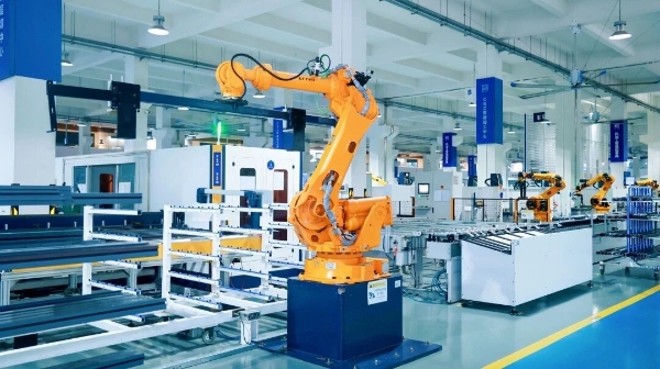 皇派门窗荣膺网易家居“2025中国家居冠军榜”行业领军品牌 