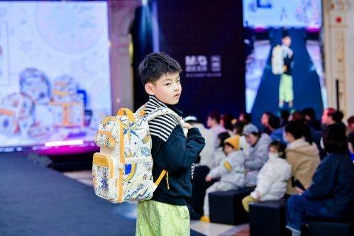 晨光x环球港打造沪上潮流新地标：瞄准Z世代情绪价值的“氛围感”共创 