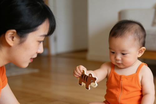 医护宝妈亲测：新生儿奶粉的4个关键问题解答 