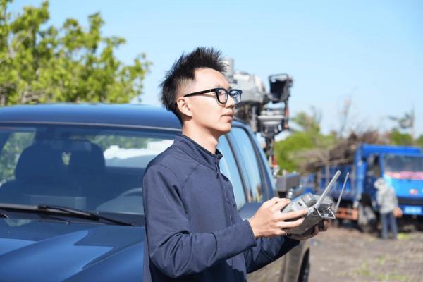 福田大将军 EV：无人机飞手窦先生的槟榔园电力搭档与安心之选 