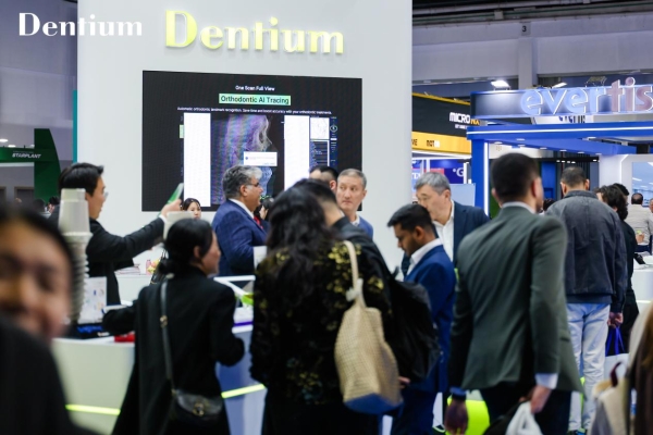 登腾闪耀AEEDC 2026迪拜展会-学术与技术双轮驱动全球口腔种植革新 