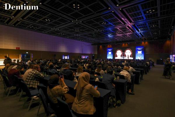 登腾闪耀AEEDC 2026迪拜展会-学术与技术双轮驱动全球口腔种植革新 