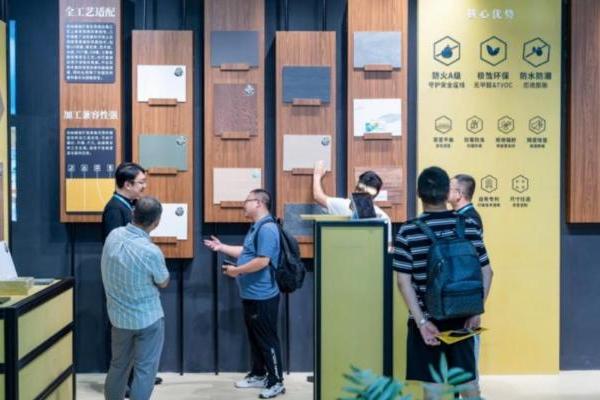 米纳威岩矿板：2025破局启新，聚力生长 